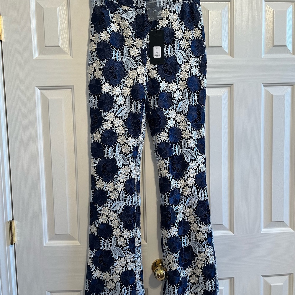 NWT FASHION NOVA SUIT. FLORAL LACE KAELIE BLAZER AND PANT SUIT. MEDIUM SOLD OUT - Picture 4 of 12
